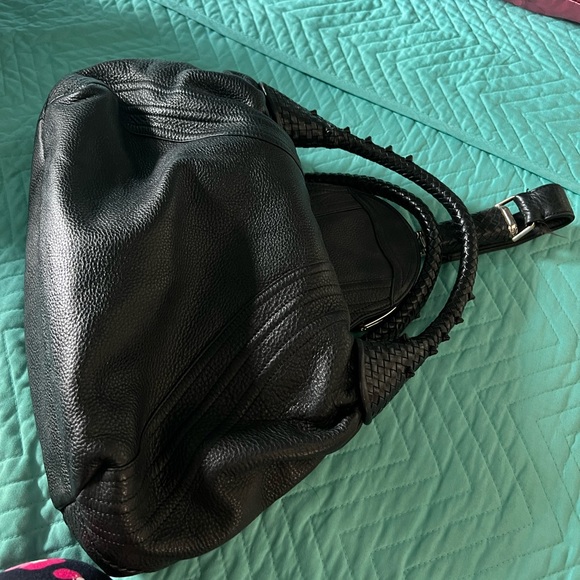 No está pelada ni rota está como nueva solo que se le callo una pieza - Picture 4 of 7